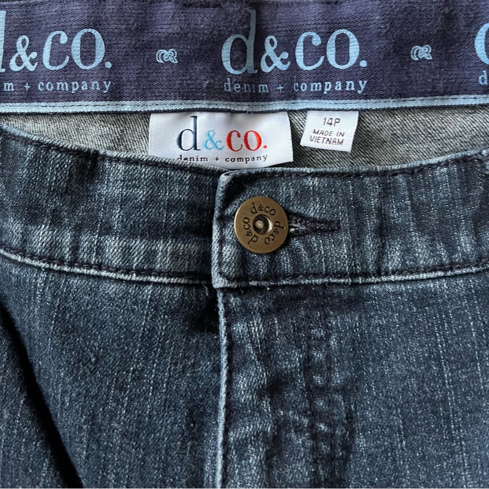 Women’s Denim & Co Blue Jeans - Picture 2 of 2